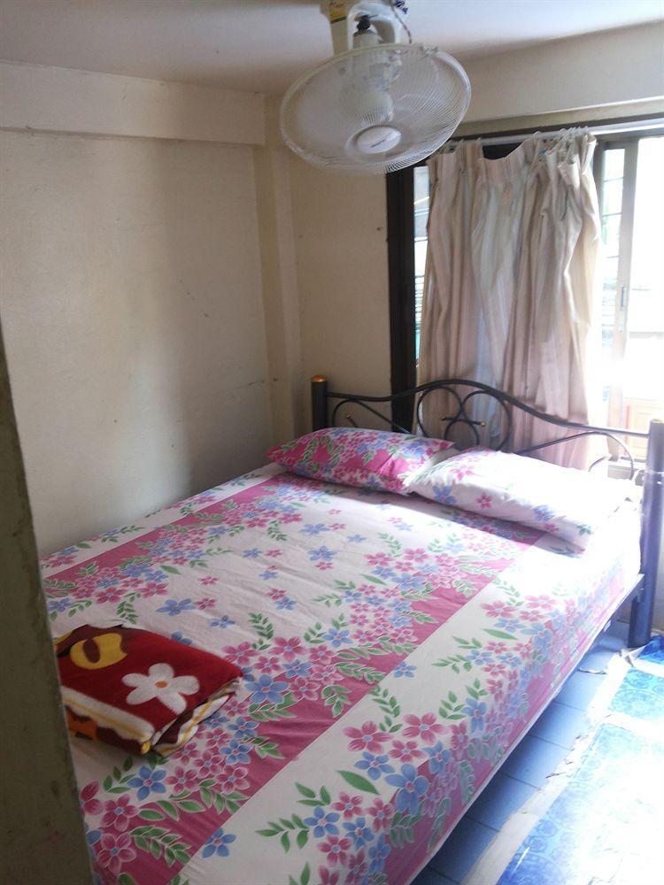 Q6 At 6 Hostel Bangkok Kültér fotó