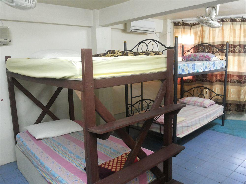 Q6 At 6 Hostel Bangkok Kültér fotó