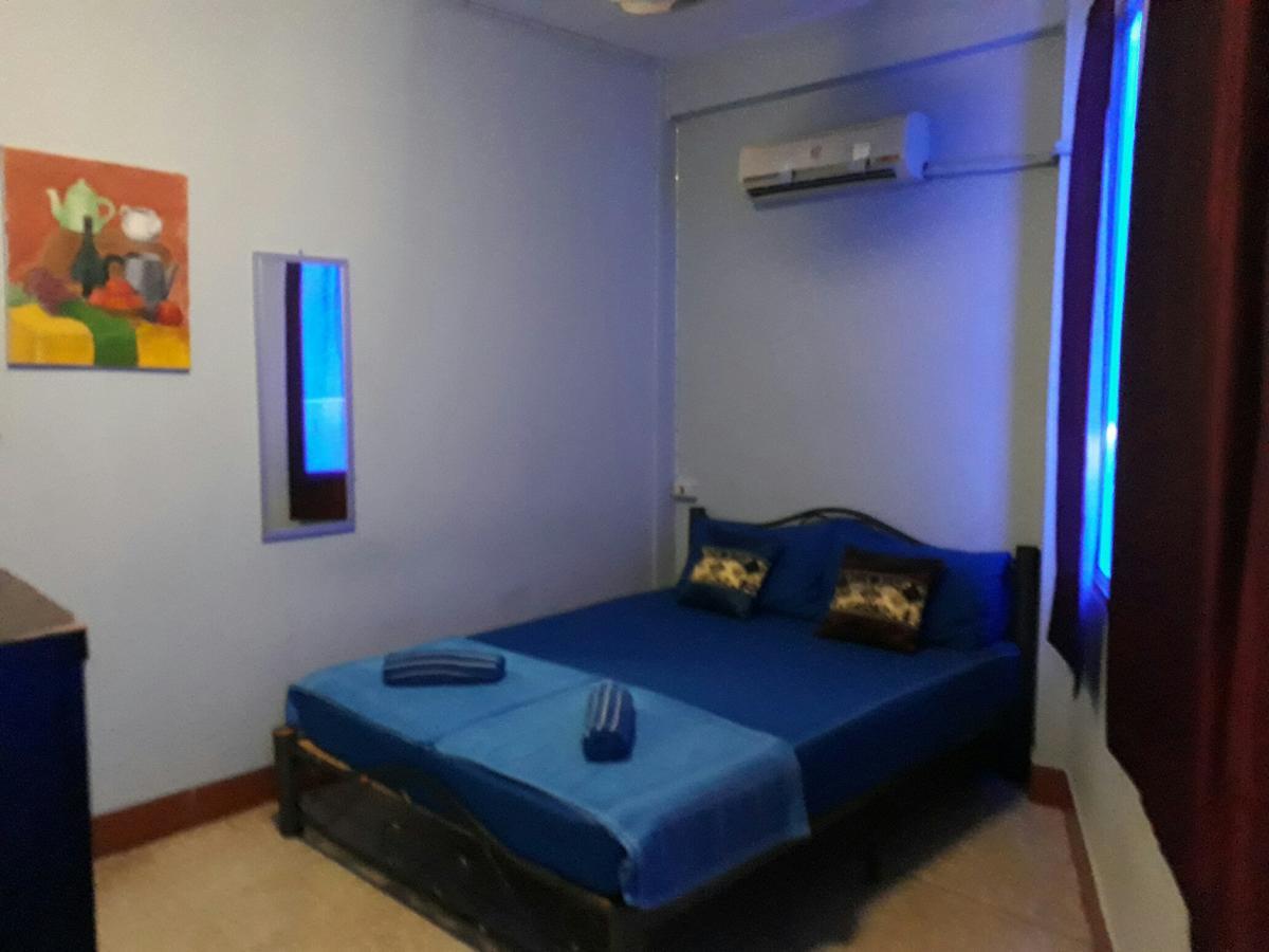 Q6 At 6 Hostel Bangkok Kültér fotó